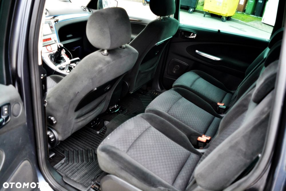 Ford Galaxy 2.0 Ghia - 17