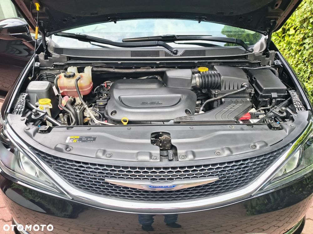 Chrysler Pacifica - 17