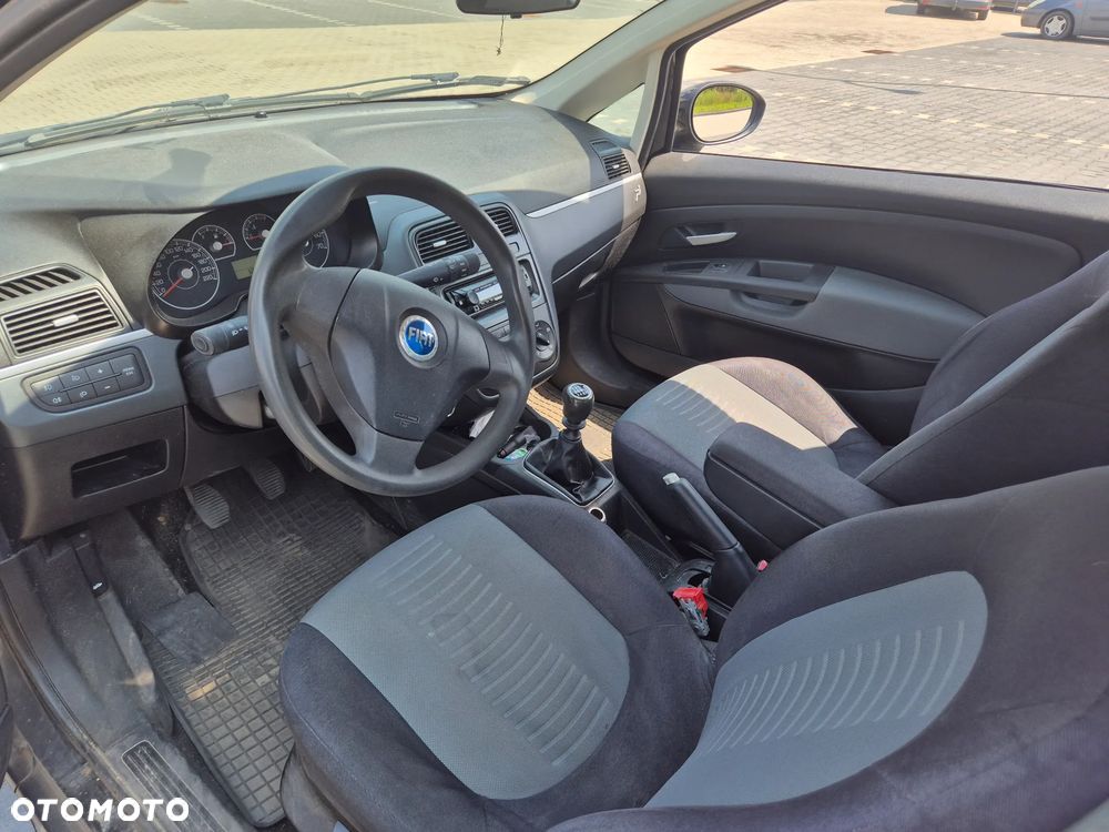 Fiat Grande Punto - 12