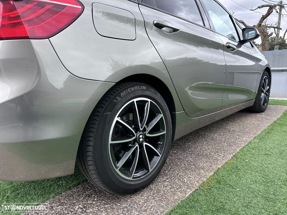 BMW 218 Active Tourer d Line Sport - 16