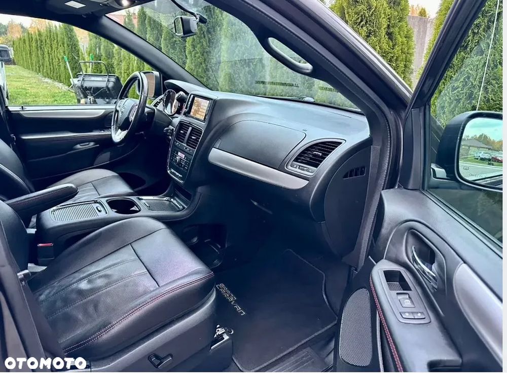 Dodge Grand Caravan - 13