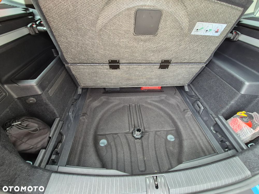 Volkswagen Touran 2.0 TDI SCR (BlueMotion Technology) DSG Comfortline - 14