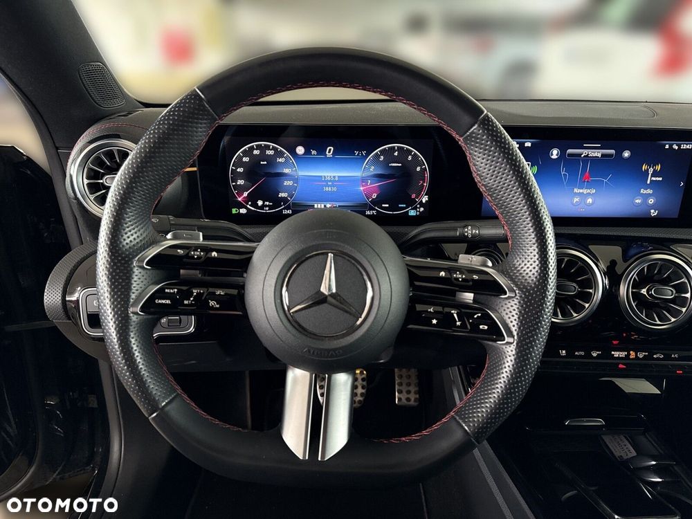 Mercedes-Benz CLA - 12