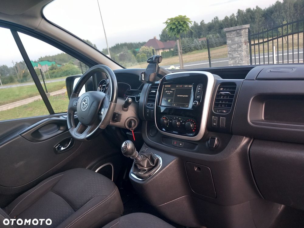 Opel Vivaro - 11