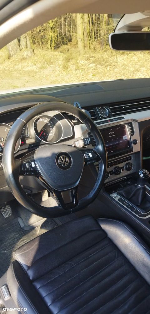 Volkswagen Passat - 6