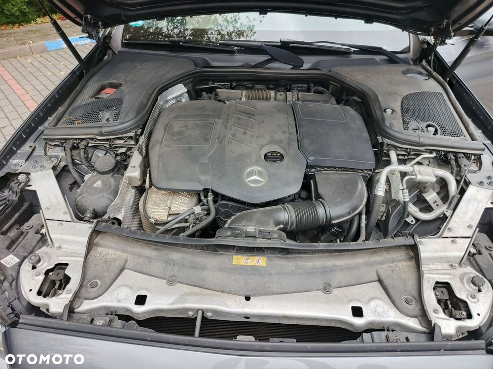 Mercedes-Benz Klasa E 220 d 9G-TRONIC - 35