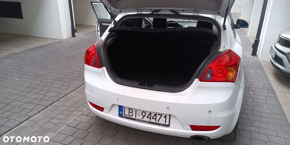 Kia Ceed - 4