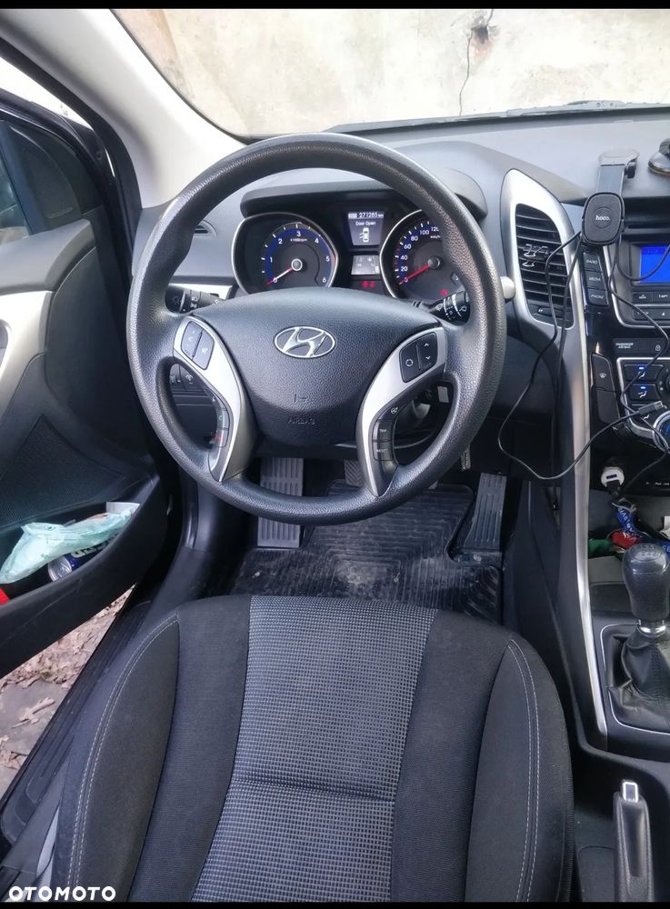 Hyundai i30 1.4 CRDi Classic + - 5