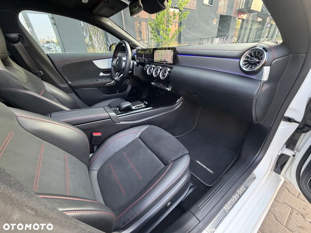Mercedes-Benz CLA 200 AMG Line 7G-DCT - 30