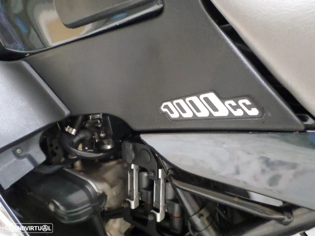 BMW K1 Black Edition - 12