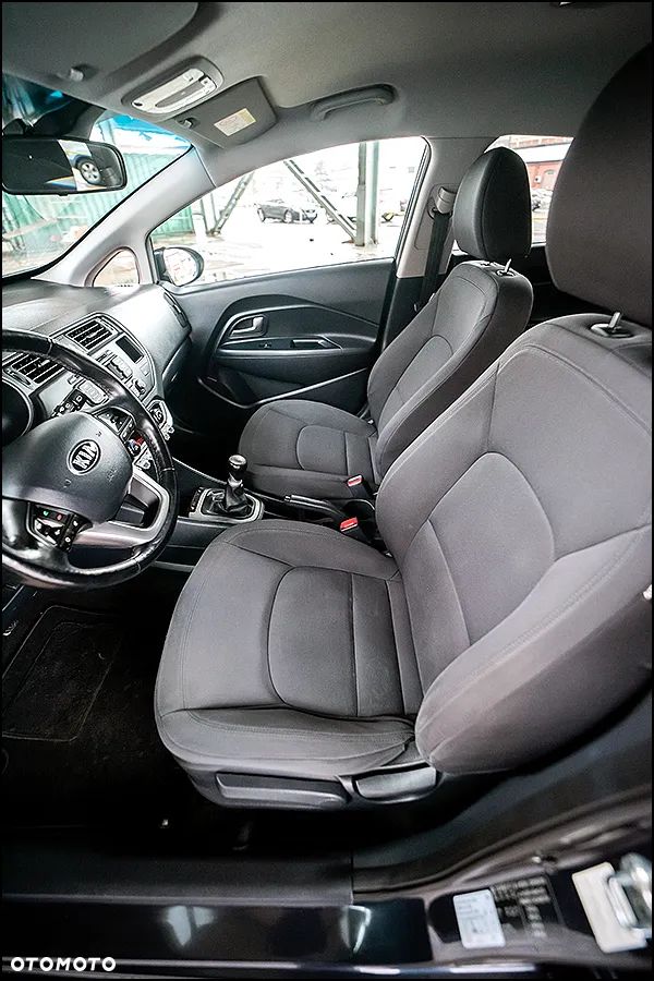 Kia Rio 1.2 Dream Team Edition - 30