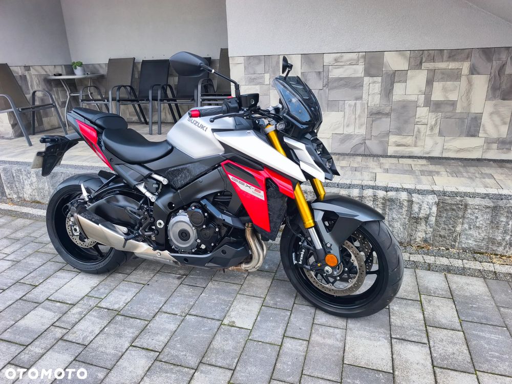 Suzuki GSX - 3