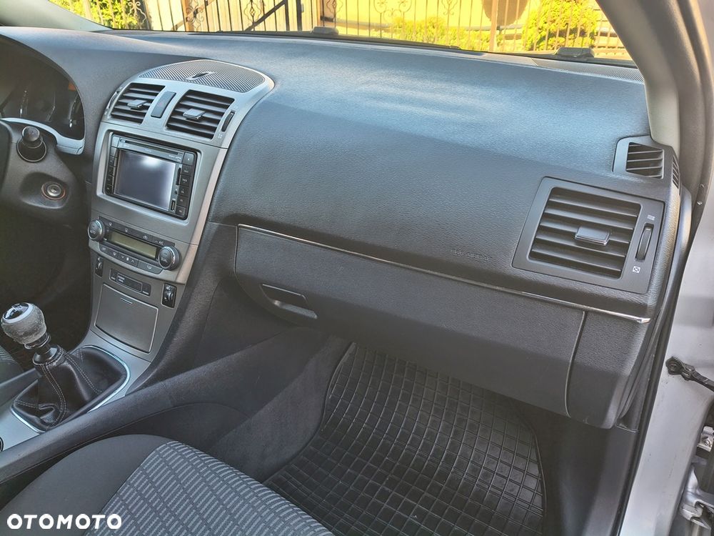 Toyota Avensis Touring Sports 1.8 Executive - 36