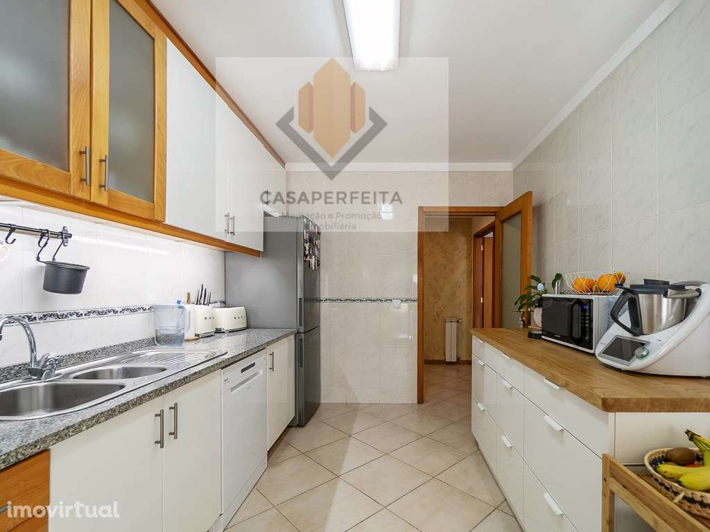 Apartamento T1+1 com Garagem fechada para 1 carro - Canelas - Grande imagem: 5/27