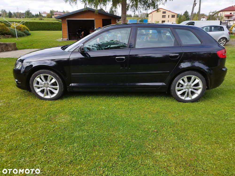 Audi A3 Sportback - 2