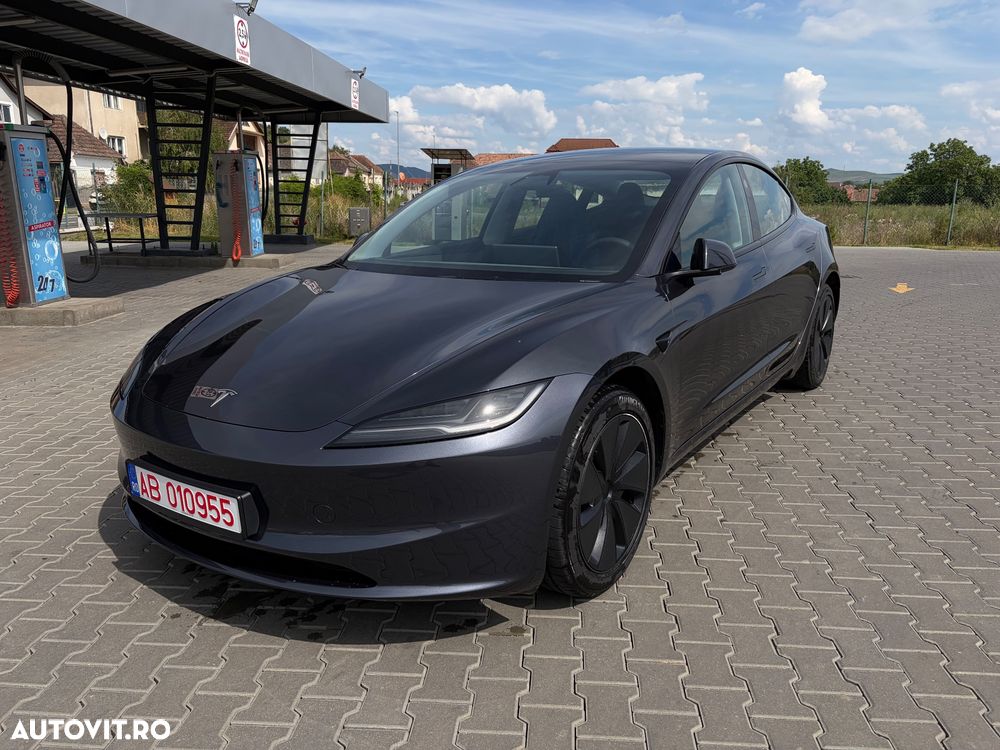 Tesla Model 3 RWD - 1