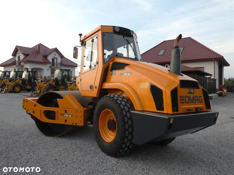Bomag BW177D-4 / Walec Drogowy Guma - Stal / z Niemiec / 2600mtg / - 33