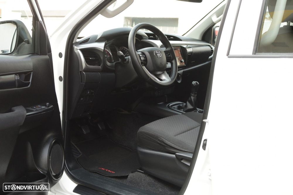 Toyota Hilux 2.4 D-4D 4WD CD CM - 14