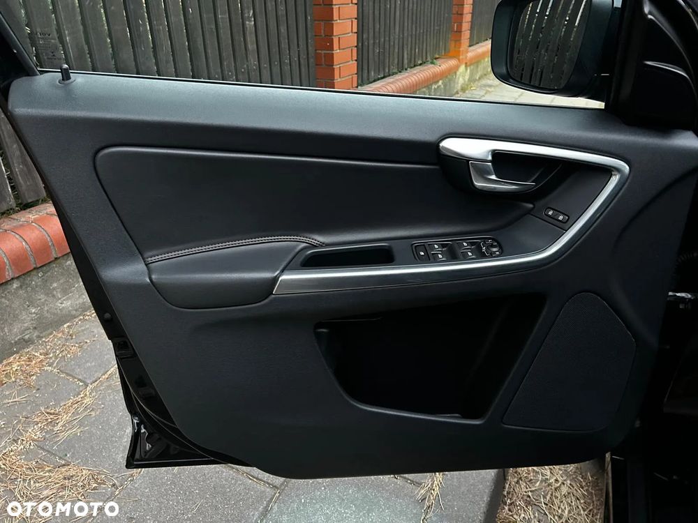 Volvo XC 60 D4 Drive-E Momentum - 26