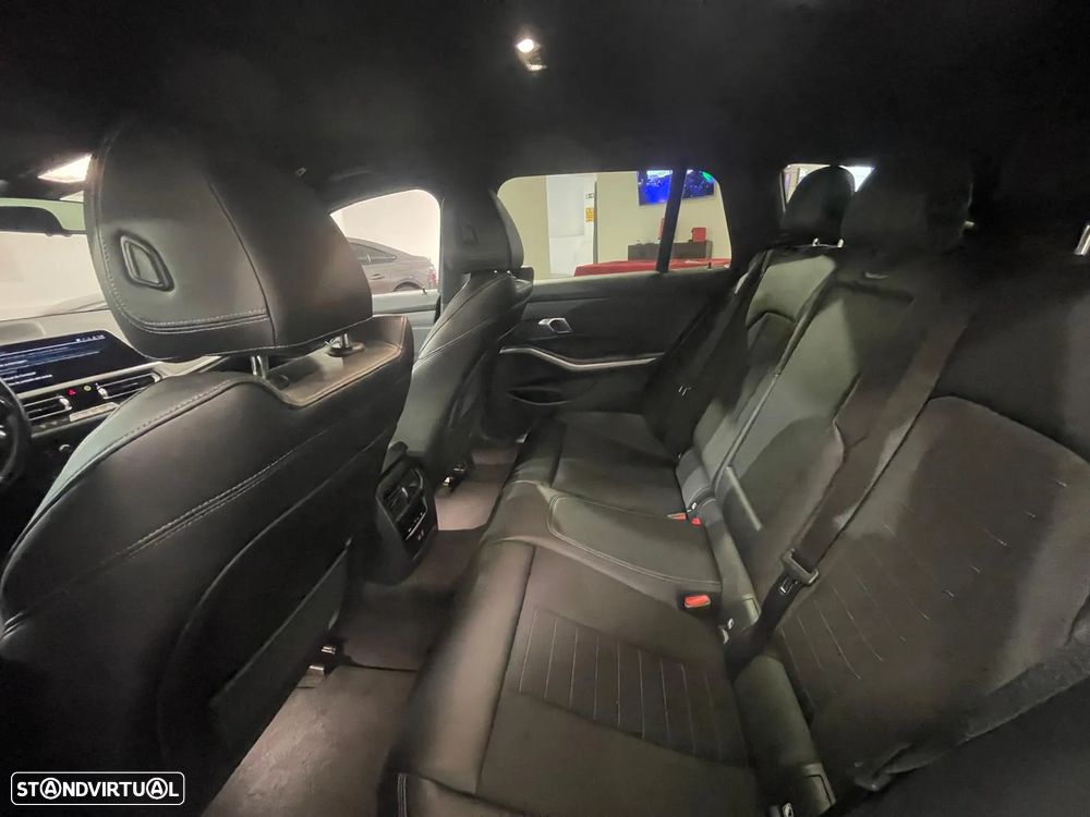 BMW 320 e Touring Line Sport Auto - 43