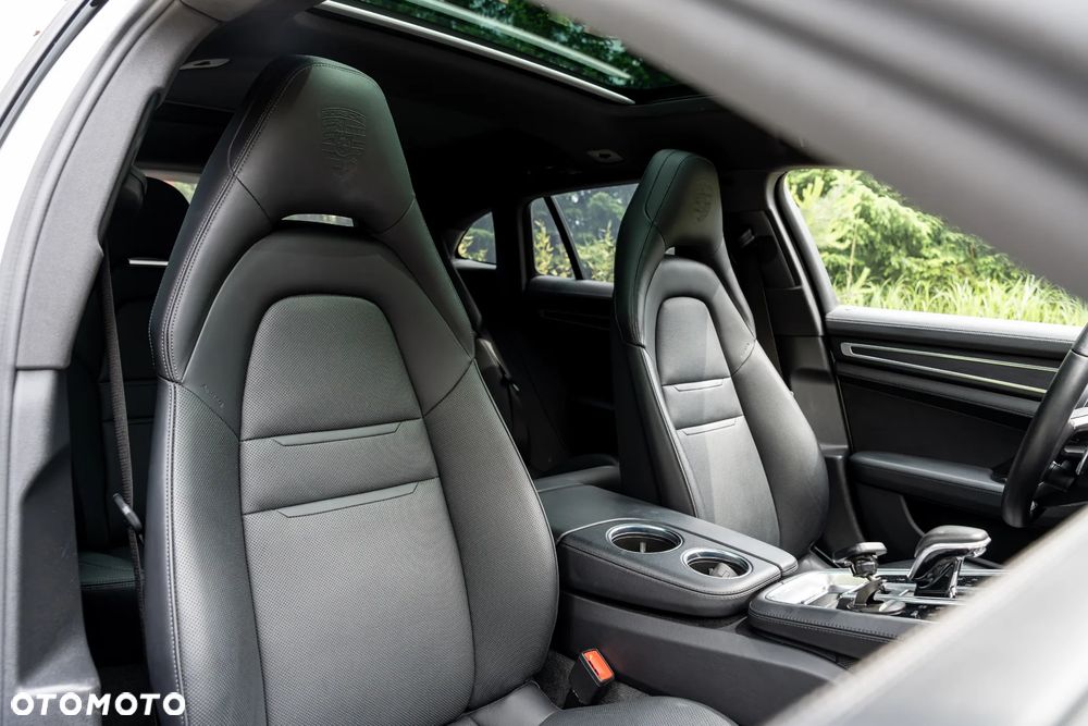Porsche Panamera 4 Platinum Edition - 26