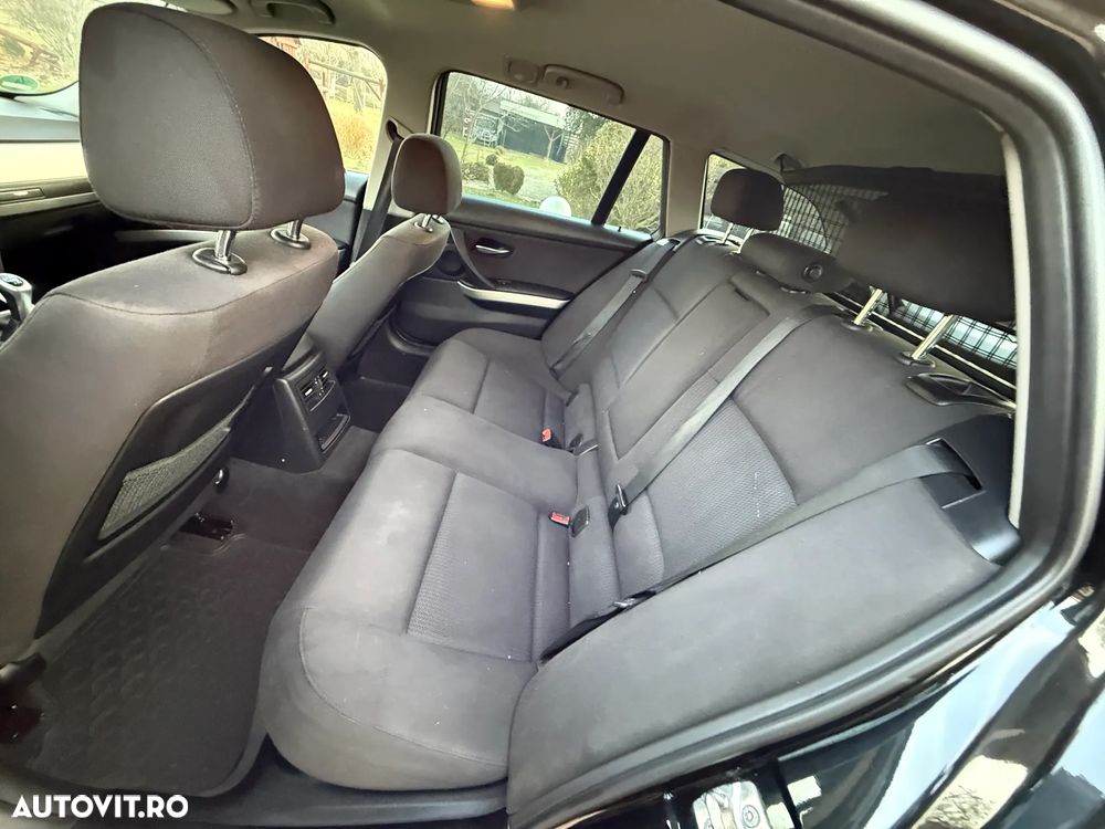 BMW Seria 3 318d DPF Touring Edition Exclusive - 26