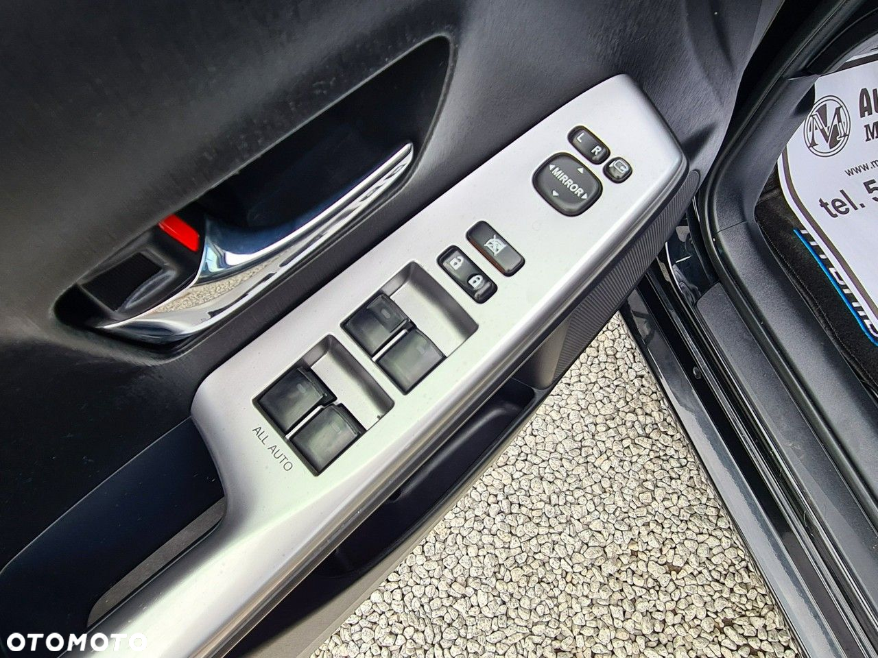 Toyota Prius+ Hybrid 135 Prestige - 32