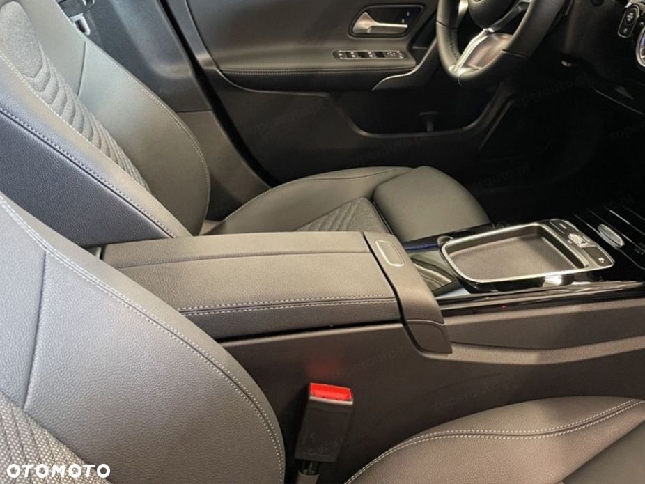 Mercedes-Benz CLA 200 mHEV Progressive 7G-DCT - 9