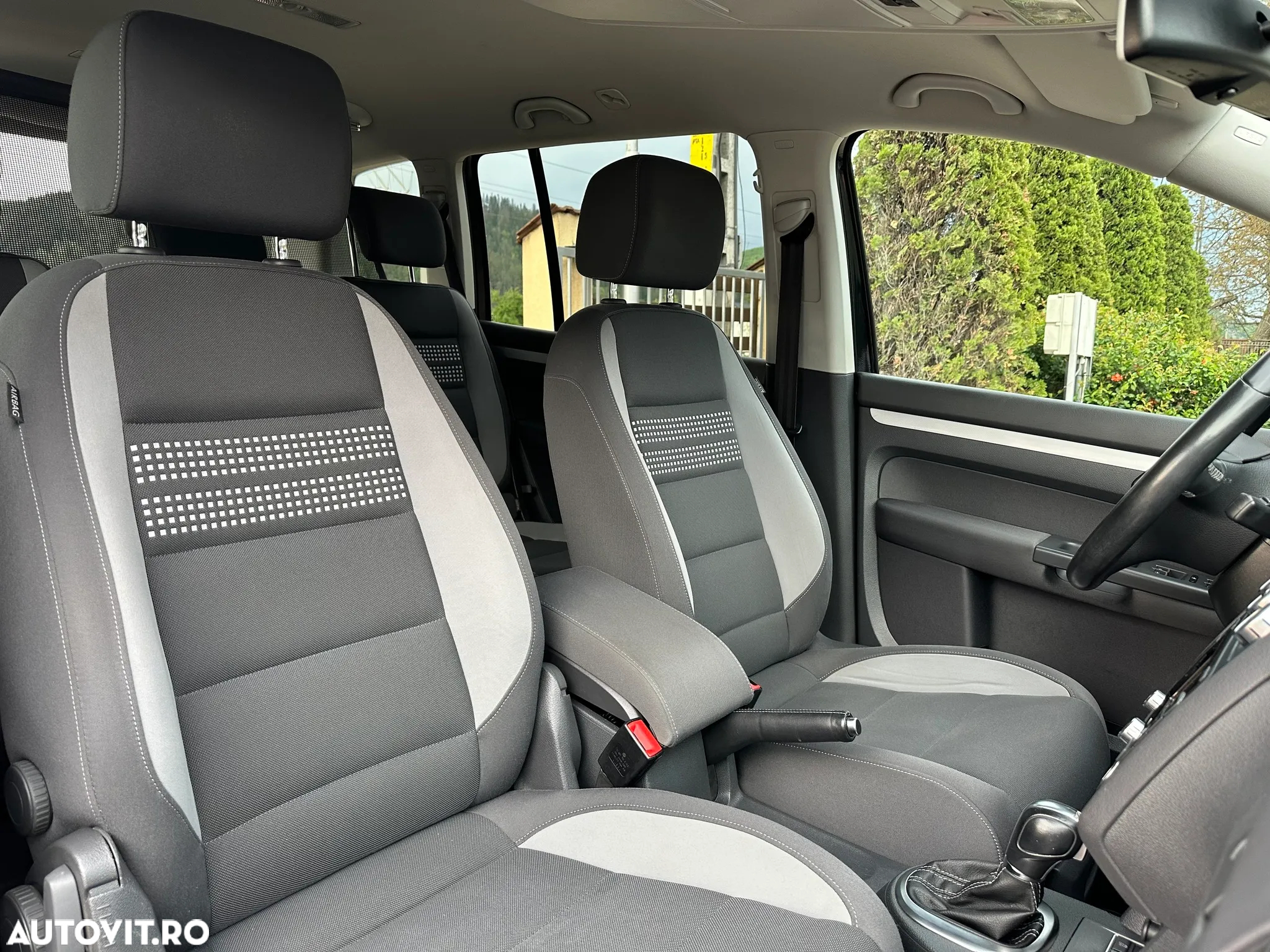 Volkswagen Touran 2.0 TDI DPF BlueMotion Technology DSG Life - 20