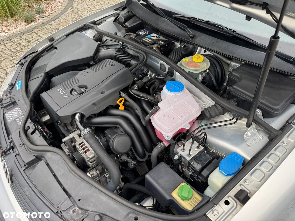 Volkswagen Passat 1.8 Comfortline - 33