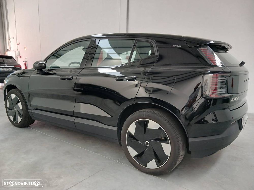 Volvo EX30 69 kWh Single Motor Extended Range Black Edition - 18
