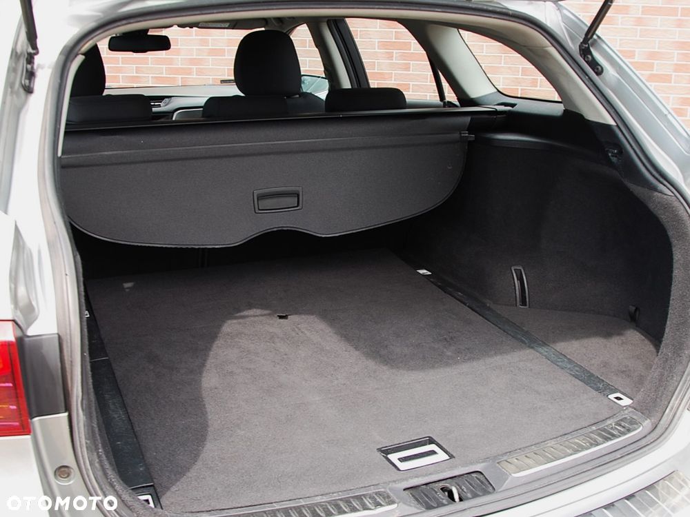 Toyota Avensis 1.8 Active - 26