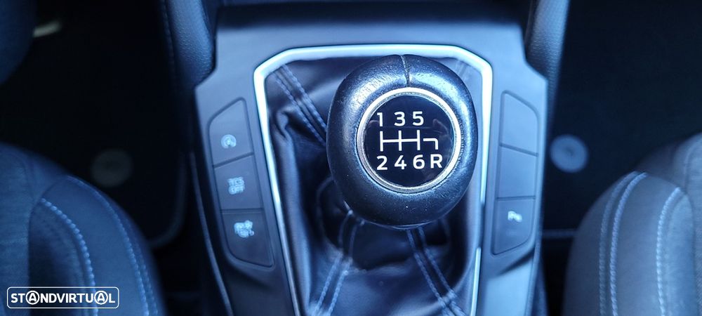 Ford Focus 1.0 EcoBoost Active X - 33