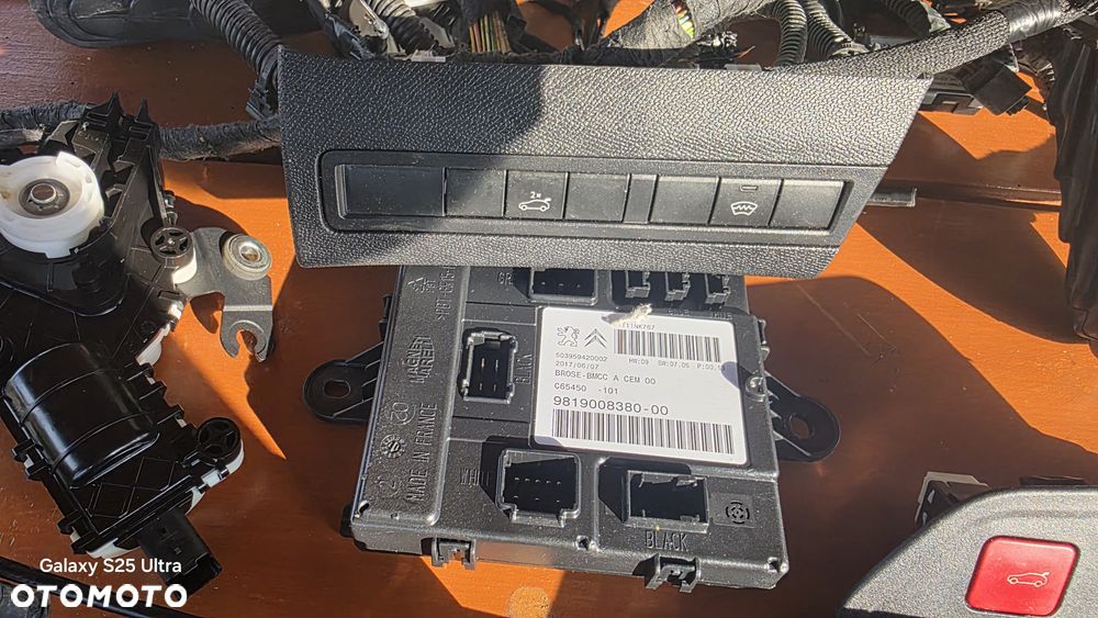 Zestaw Klapy Elektrycznej Peugeot 3008 II KOMPLET Otwieranie Nogą KPL - 6