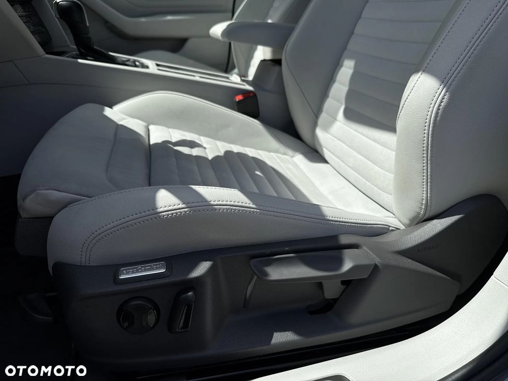 Volkswagen Passat 2.0 TSI Elegance DSG - 18