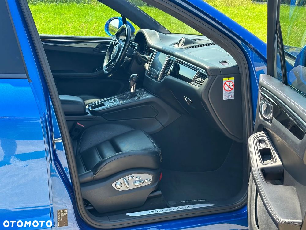 Porsche Macan Turbo - 24