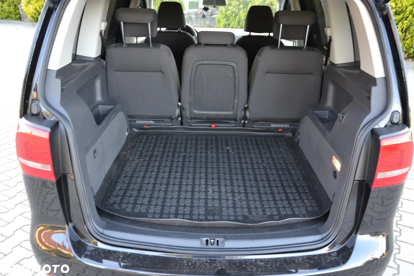Volkswagen Touran 1.6 TDI DPF BlueMot Comfortline - 20