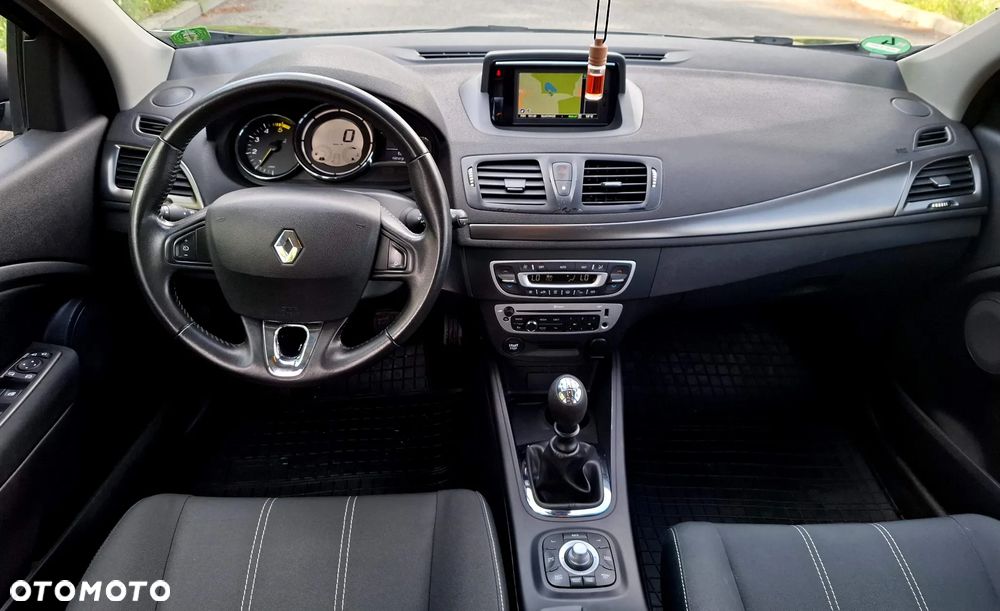 Renault Megane ENERGY dCi 110 Start & Stop Bose Edition - 4