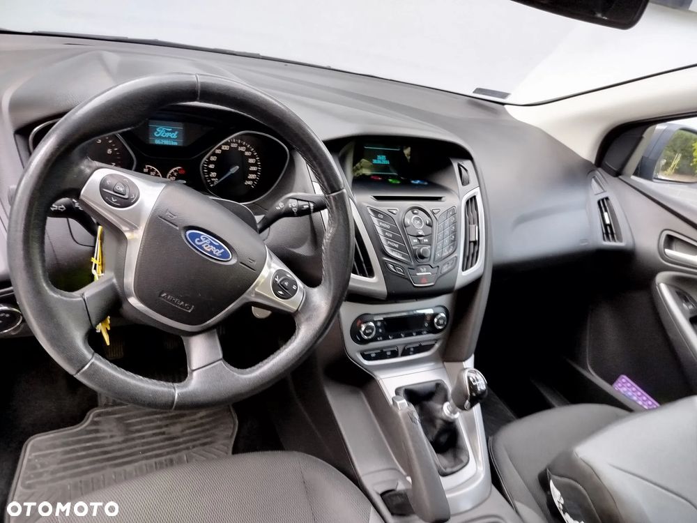 Ford Focus - 8
