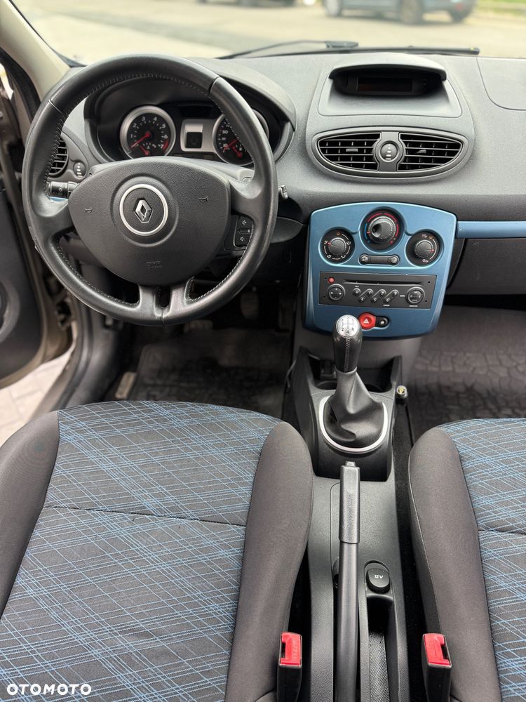 Renault Clio 1.2 16V Expression - 9