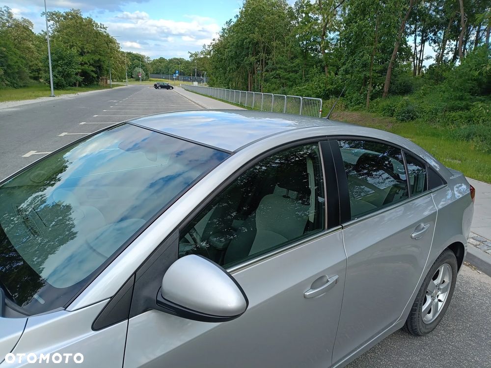 Chevrolet Cruze 1.8 LS - 9