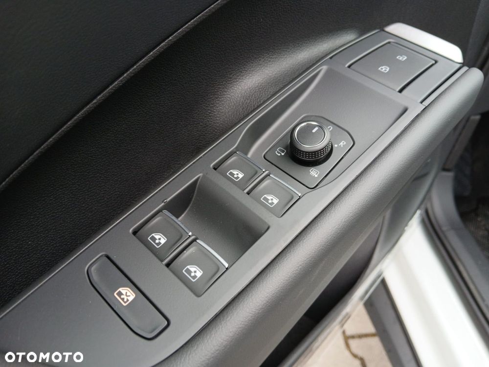 Volkswagen T-Roc - 12