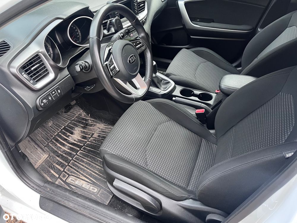 Kia Ceed 1.4 M - 28