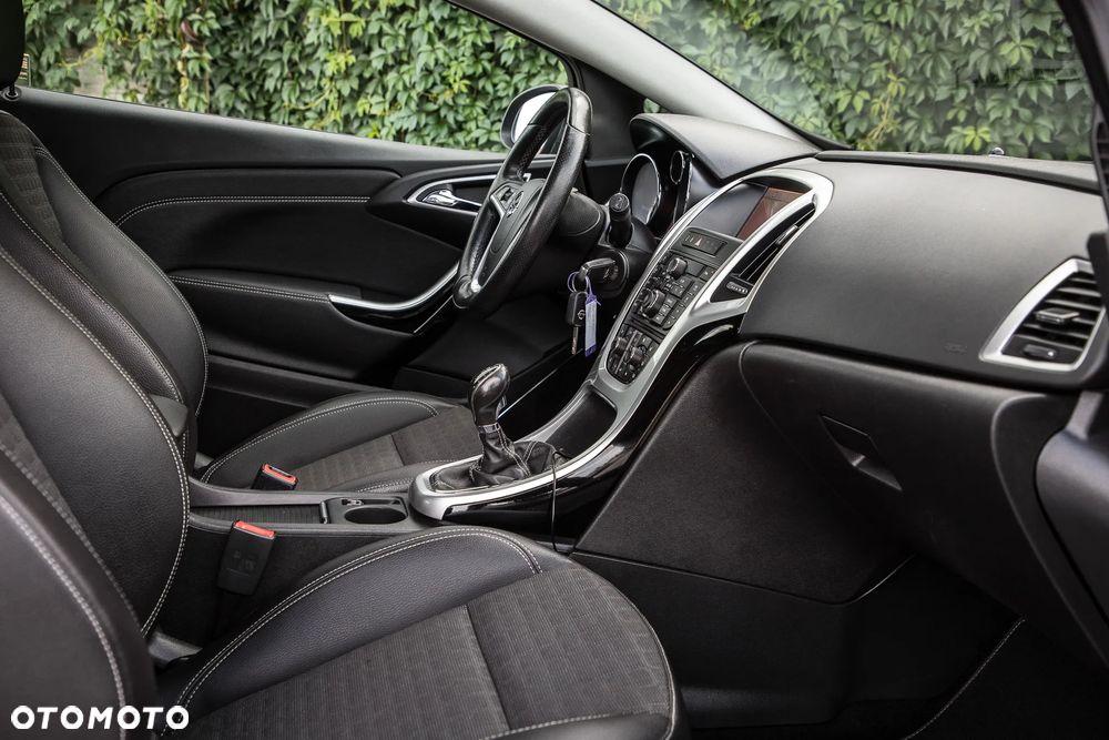 Opel Astra 1.6 Turbo Cosmo - 31