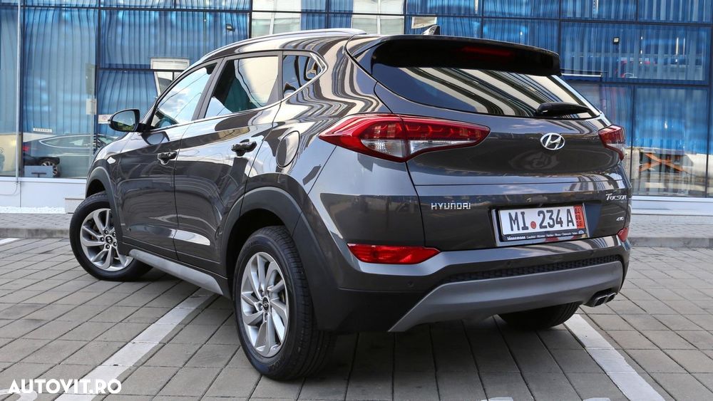 Hyundai Tucson 2.0 CRDI 4WD 6MT Premium - 12