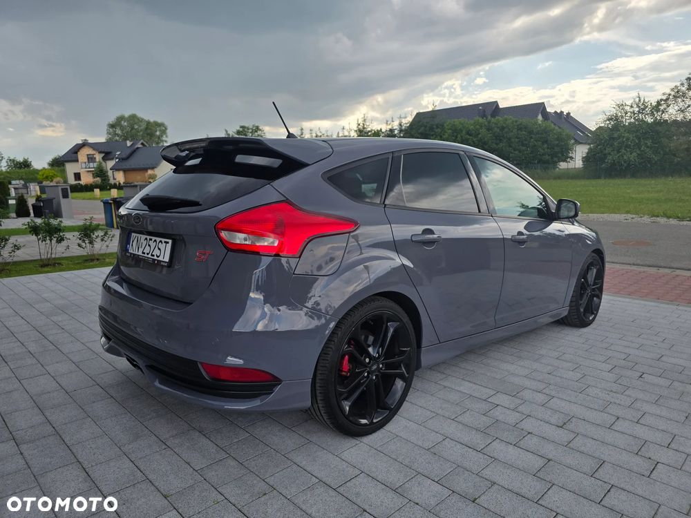 Ford Focus 2.0 EcoBoost ST-2 - 5