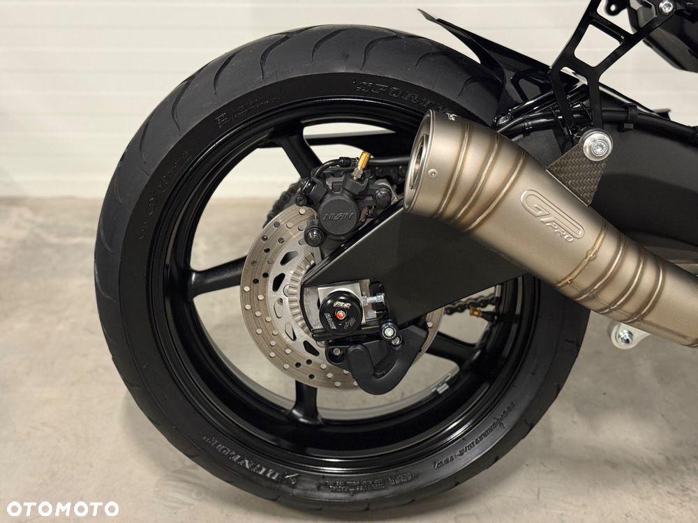 Yamaha FZ - 16