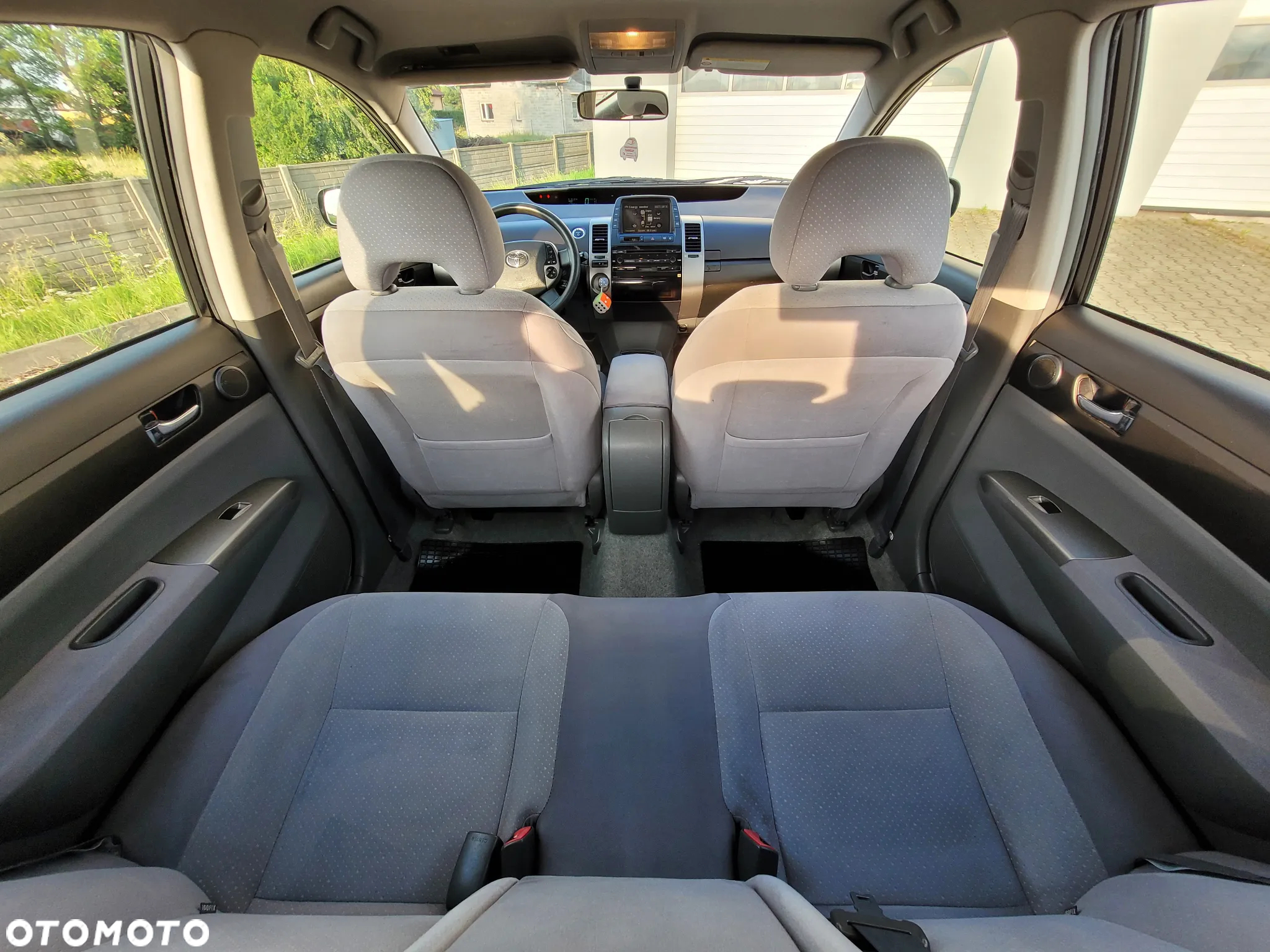 Toyota Prius (Hybrid) - 21