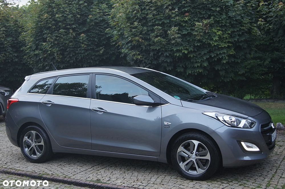 Hyundai i30 blue Kombi 1.4 YES Silver - 5