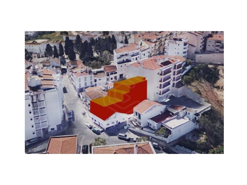 Edifício, para recuperar, no centro de Lagos, Algarve - Grande imagem: 2/26